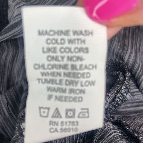 Maurice’s In Motion Athletic Top Size 3 - Picture 7 of 7